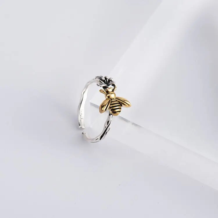 Aveline Liora Honeybee Ring