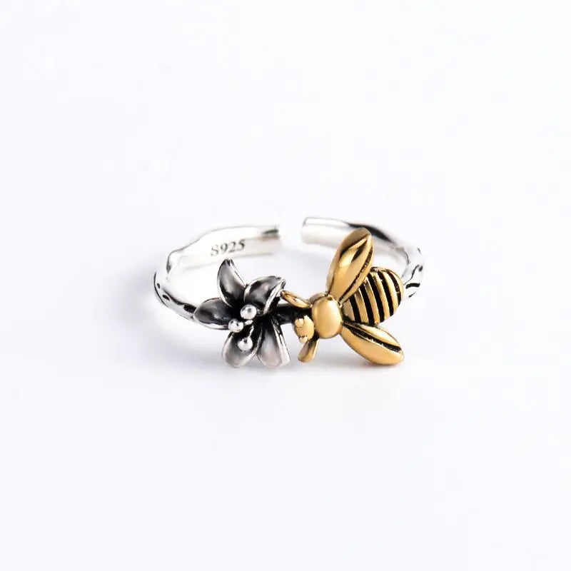 Aveline Liora Honeybee Ring
