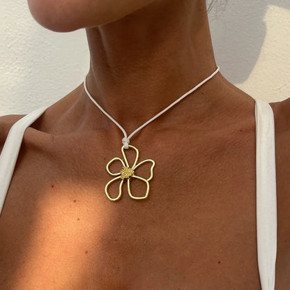 Amara Vaé Necklace