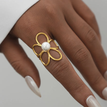 Daydream Soft Petal Ring