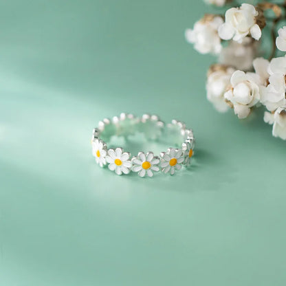 Sunveil Daisy Ring