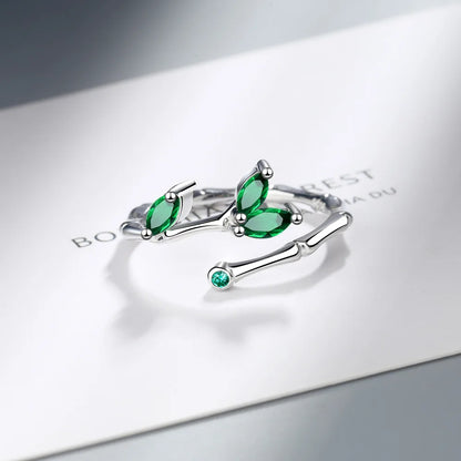 Ivy Crest Ring