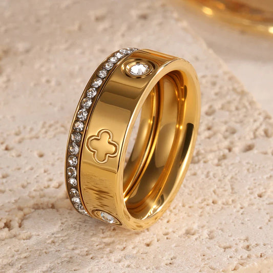 Corvin Clover Ring
