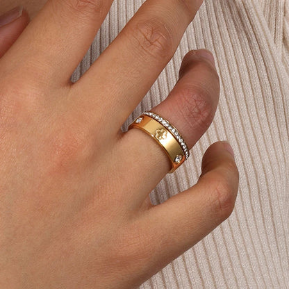 Corvin Clover Ring