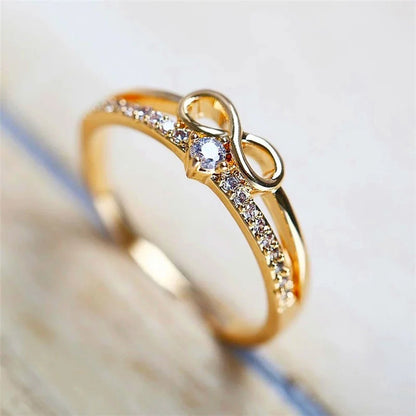 Fleur Kiss Eternity Ring