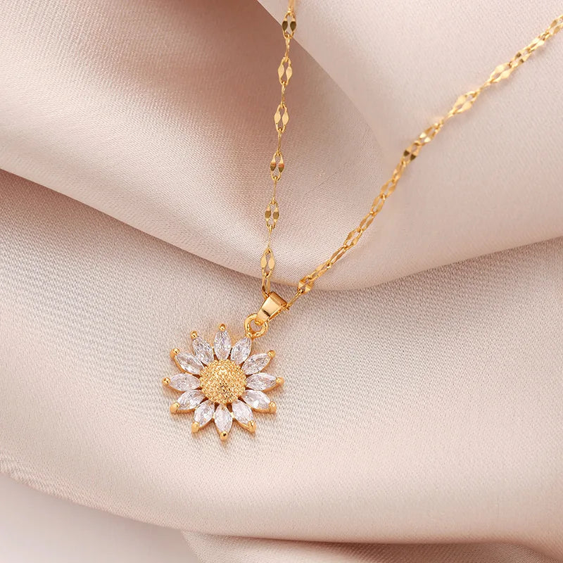 Sunkissed Pendant Necklace
