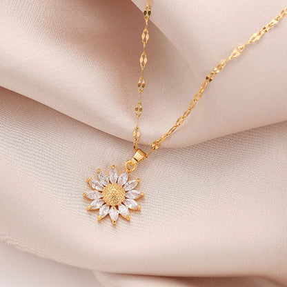 Sunkissed Pendant Necklace